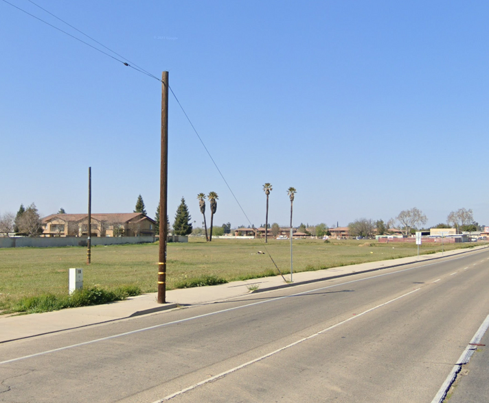 2580 Land - 2580 South Elm Avenue Ave, Fresno, CA à louer - Photo de l’immeuble – Image 3 sur 5