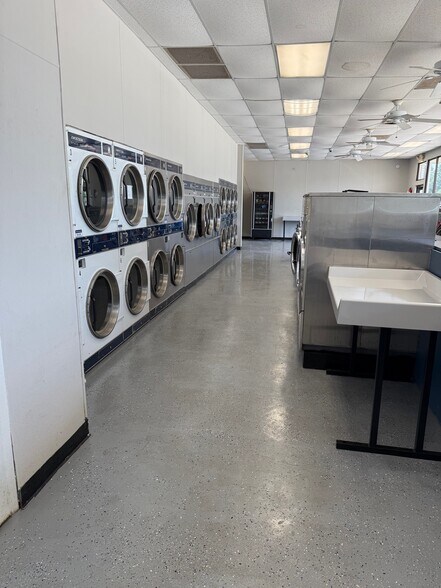 1111 E Denman Ave, Lufkin, TX à vendre - Photo intérieure – Image 2 sur 2