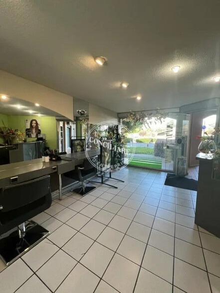 Local commercial dans Blagnac à vendre - Hall d’entrée – Image 2 sur 5