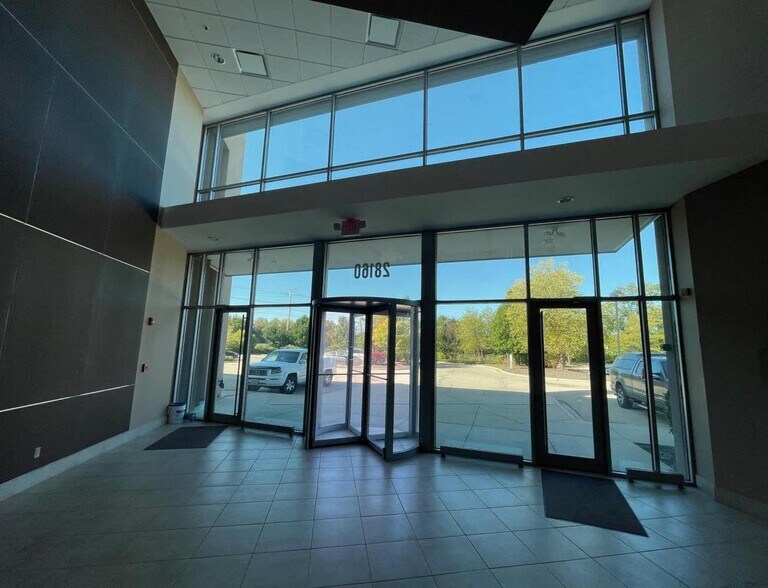 28160 W Northwest Hwy, Lake Barrington, IL à louer - Photo intérieure – Image 3 sur 10