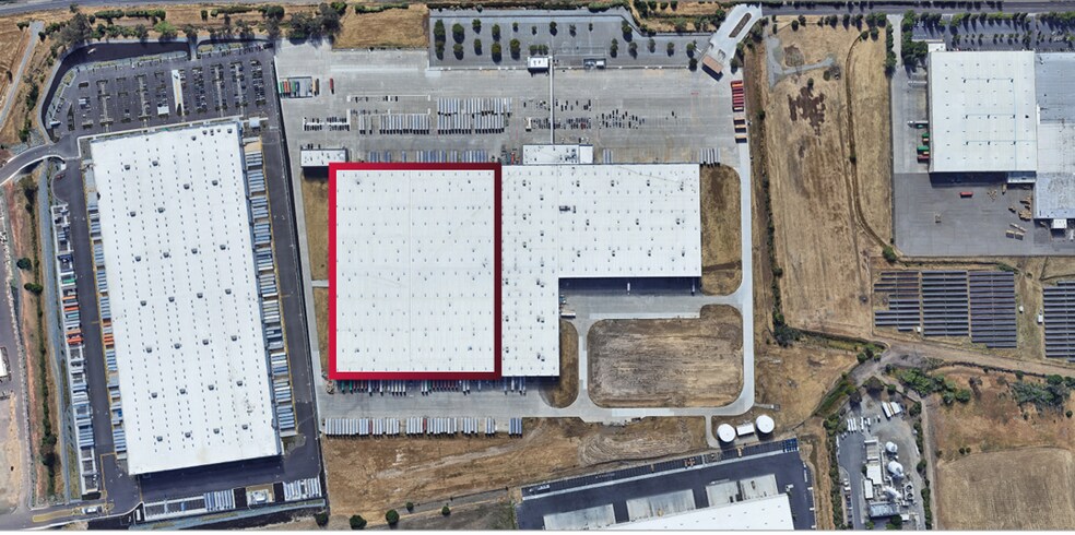 700 Crocker Dr, Vacaville, CA à louer - Photo de l’immeuble – Image 2 sur 4