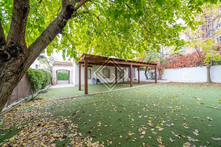 Bureaux/Médical dans Madrid, Madrid à louer Photo de l’immeuble– Image 1 sur 2