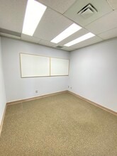 2022 Cornwall St, Regina, SK à louer Photo de l’immeuble– Image 2 sur 10