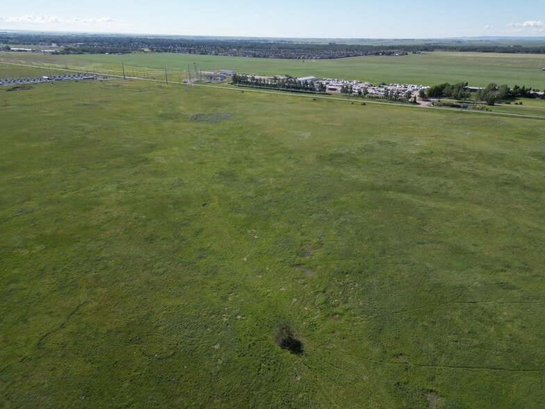 SE-14-19-29 W4M, Calgary, AB à vendre - Aérien – Image 2 sur 15