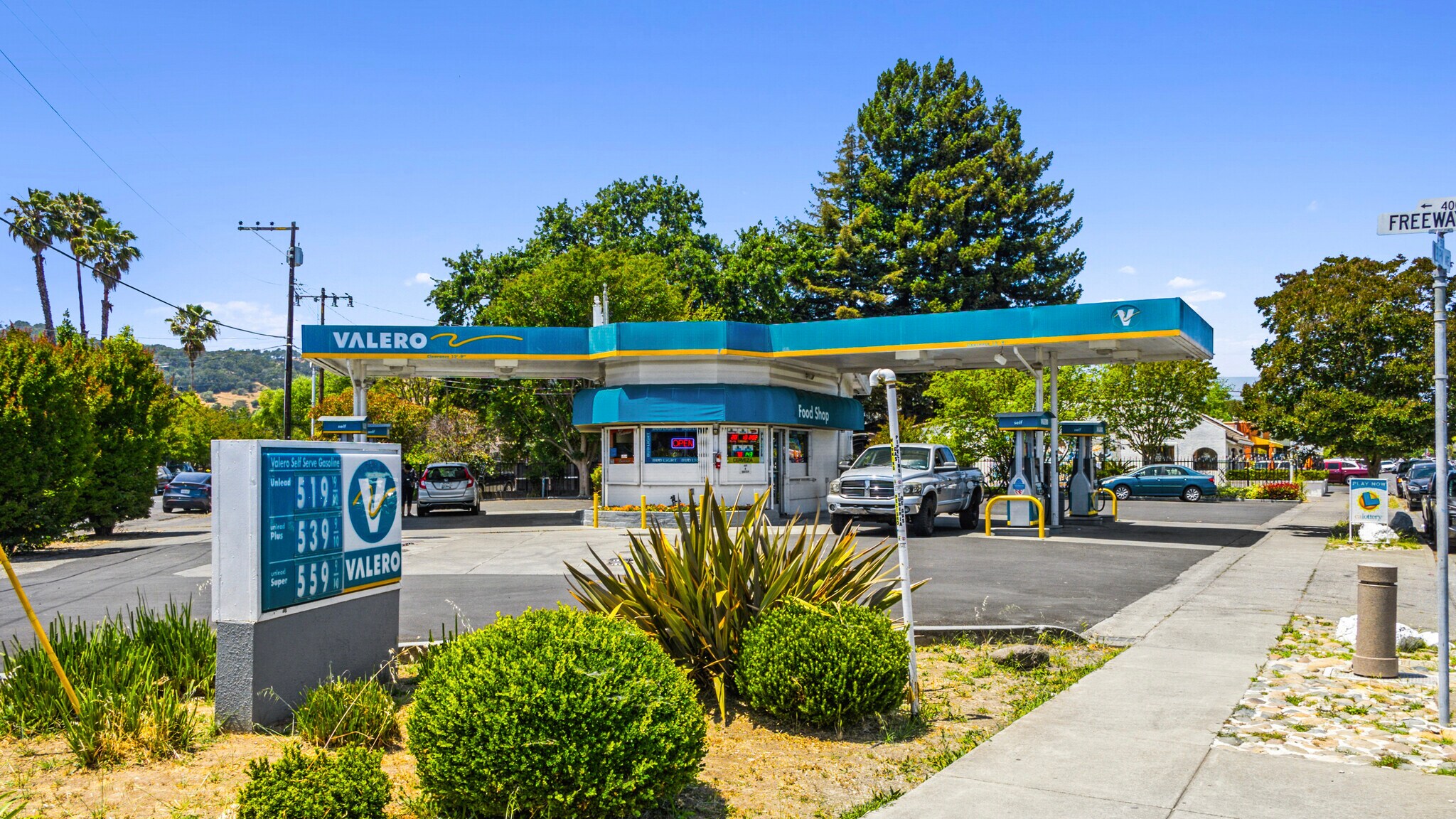 2500 Laurel St, Napa, CA à vendre Photo de l’immeuble– Image 1 sur 7