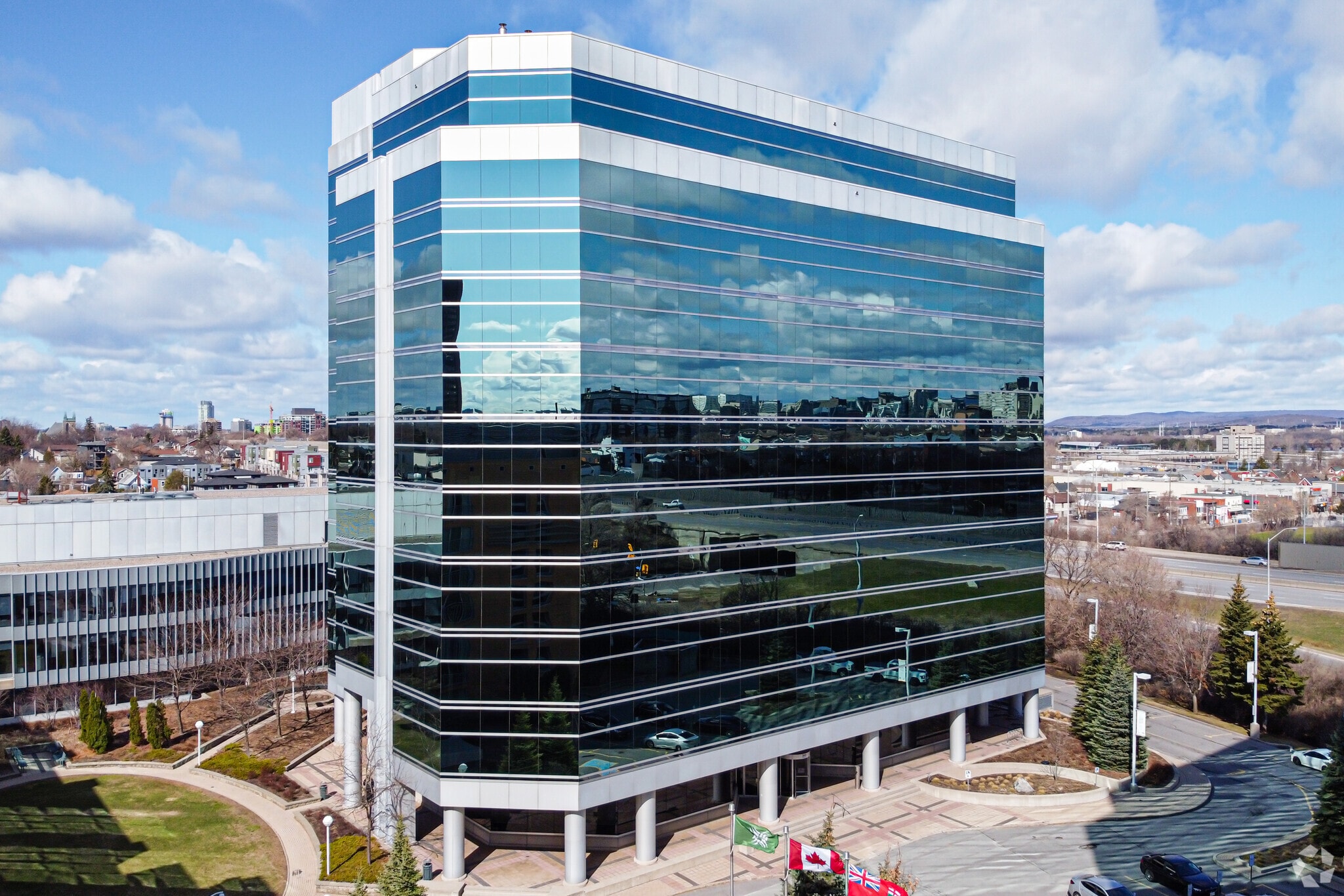 343 Preston St, Ottawa, ON à louer Photo principale– Image 1 sur 5