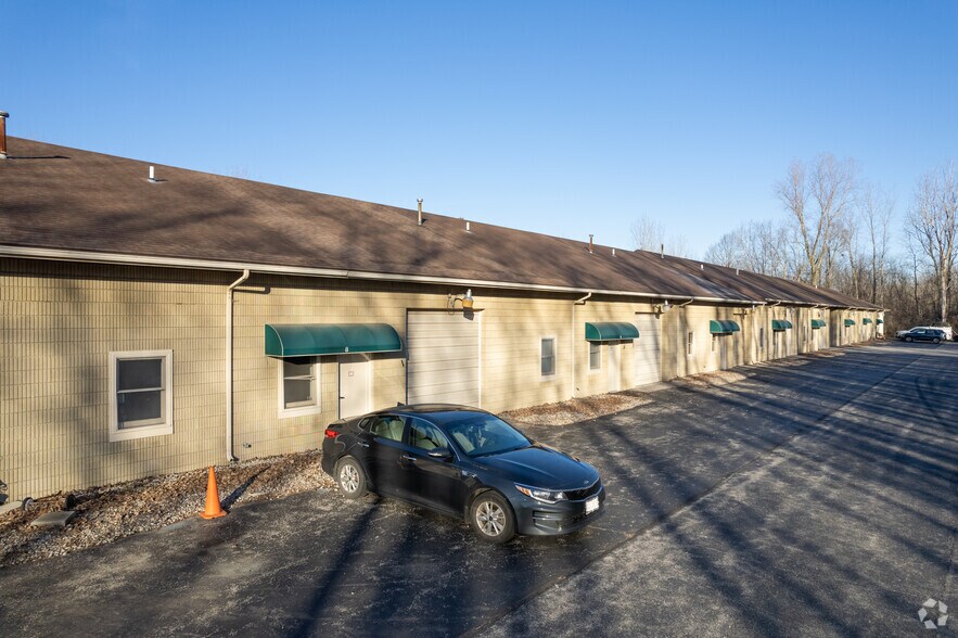 8432 Central Ave, Sylvania, OH à louer - Photo de l’immeuble – Image 3 sur 5