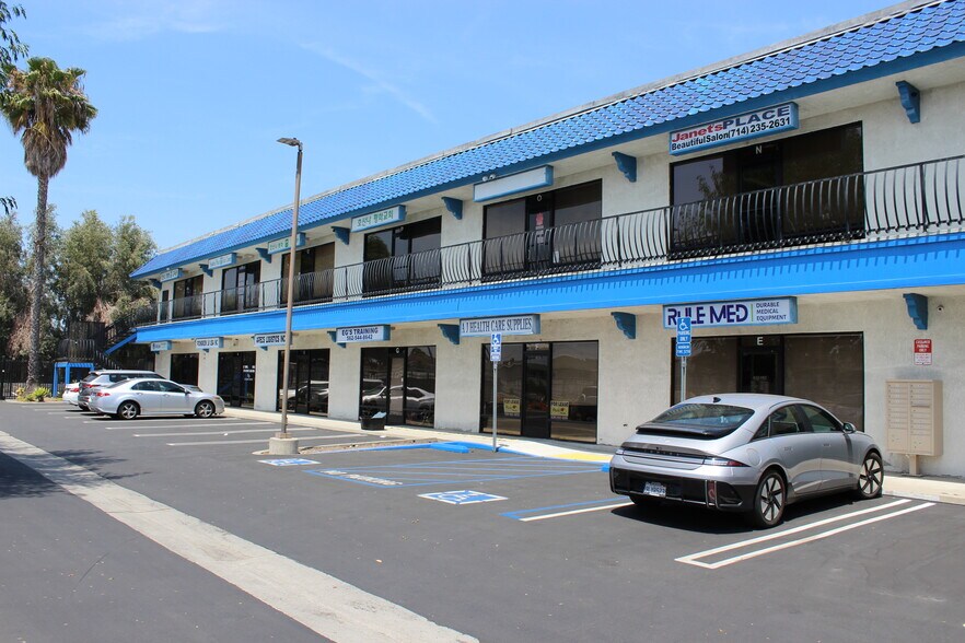 7151 Lincoln Ave, Buena Park, CA à vendre - Photo de l’immeuble – Image 3 sur 10