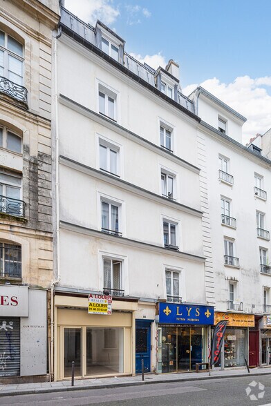 33 Rue De Cléry, Paris à louer - Photo de l’immeuble – Image 2 sur 9