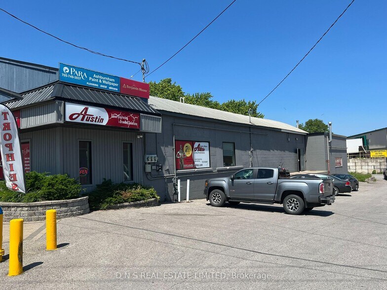 926 High St, Peterborough, ON à vendre - Photo de l’immeuble – Image 2 sur 8