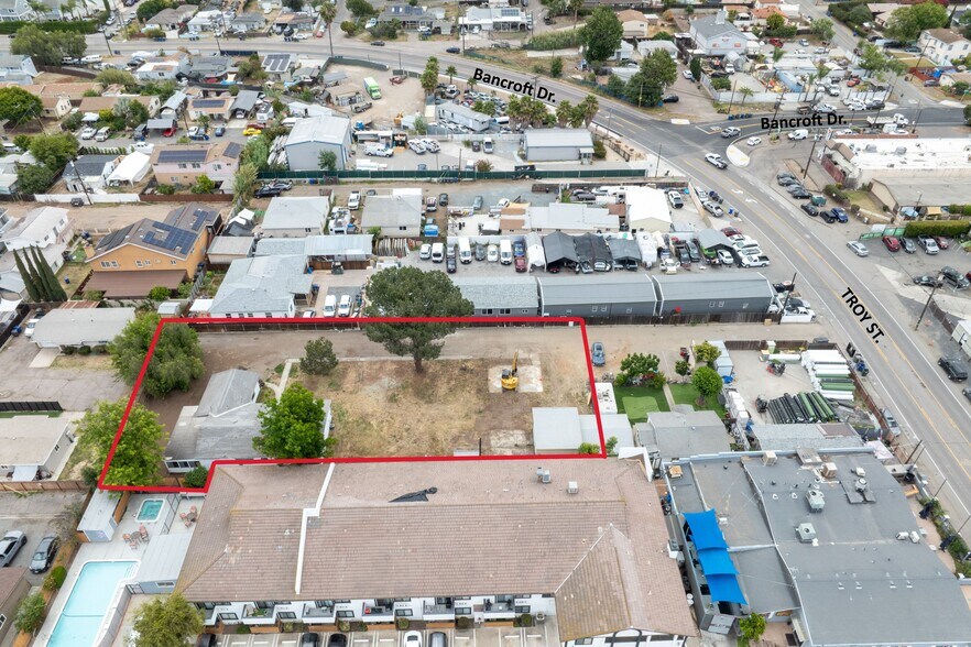 8932 Troy St, Spring Valley, CA à louer - Photo de l’immeuble – Image 1 sur 8