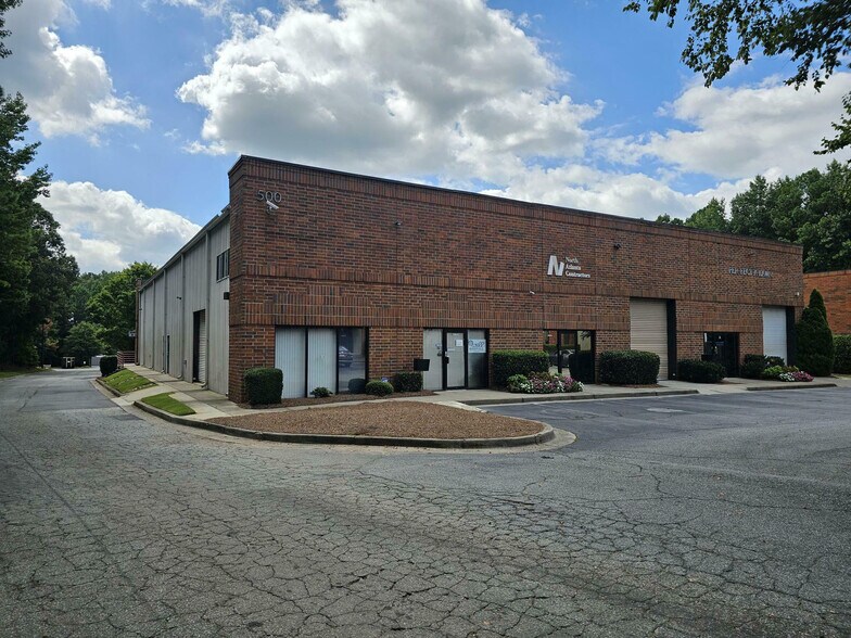 South Old Peachtree Units C & D portefeuille de 3 biens à vendre sur LoopNet.fr - Photo principale – Image 1 sur 1