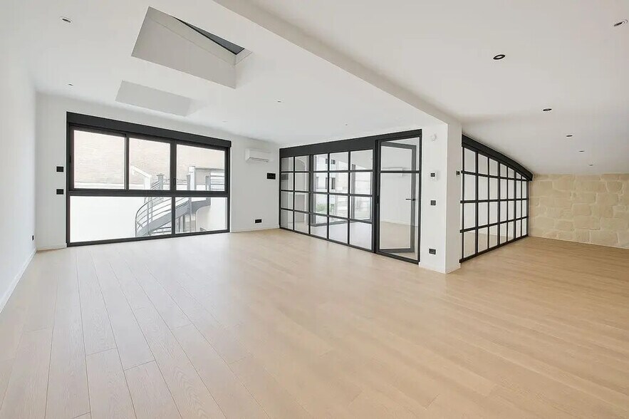 31 Rue Faidherbe, Paris à louer - Photo de l’immeuble – Image 2 sur 14