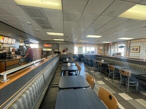 9555-9595 S Eastern Ave, Las Vegas, NV à louer Photo intérieure– Image 2 sur 7