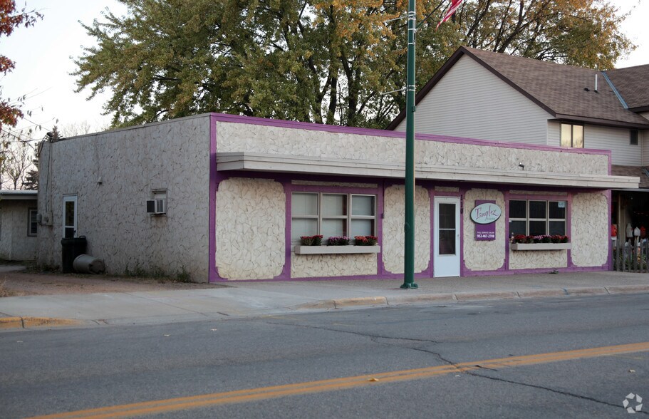 110 Main St E, Young America, MN à vendre - Photo de l’immeuble – Image 3 sur 9