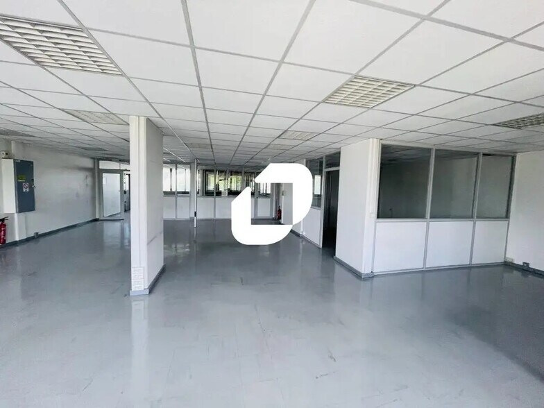 Bureau dans Melun à vendre - Photo intérieure – Image 3 sur 3