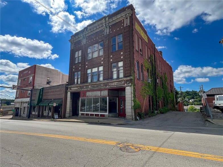 119 E Wayne St, Butler, PA à vendre - Photo de l’immeuble – Image 2 sur 27