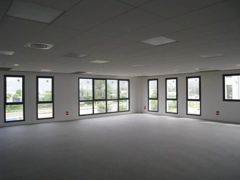 Bureau dans Aubagne à louer - Photo intérieure – Image 2 sur 6