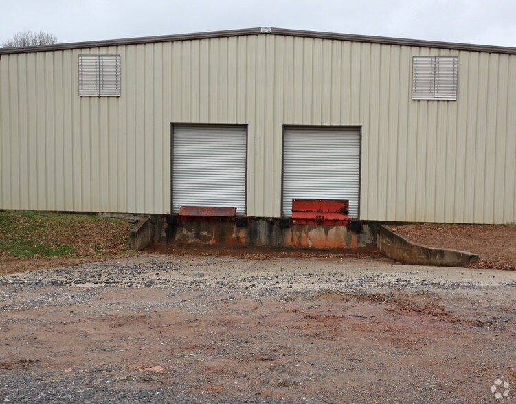 733 16th Ct, Alexander City, AL à vendre - Photo de l’immeuble – Image 2 sur 3