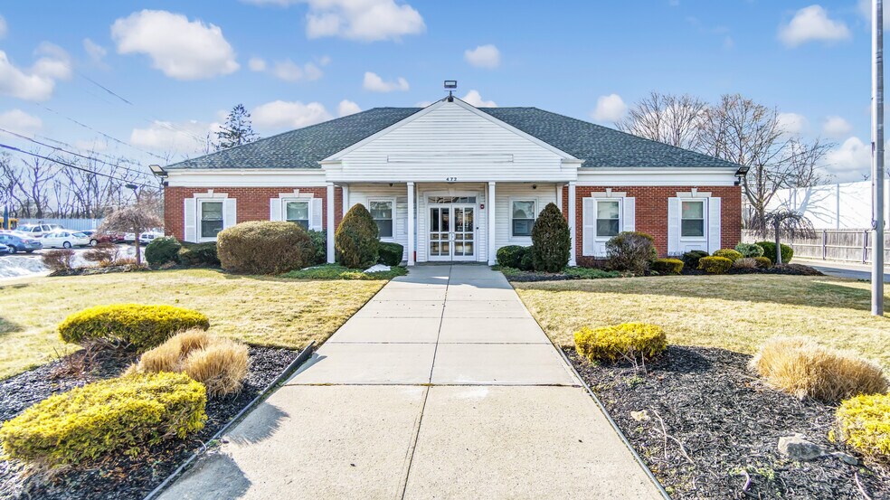 472 Medford Ave, Patchogue, NY à louer - Photo de l’immeuble – Image 3 sur 6