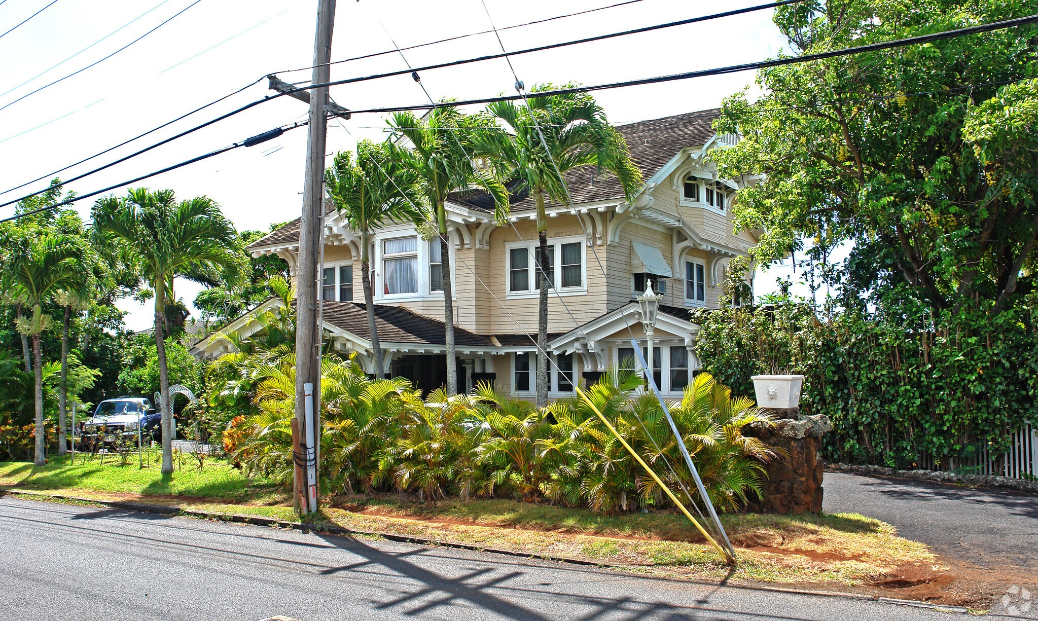 2001 Vancouver Dr, Honolulu, HI à vendre Photo principale– Image 1 sur 7