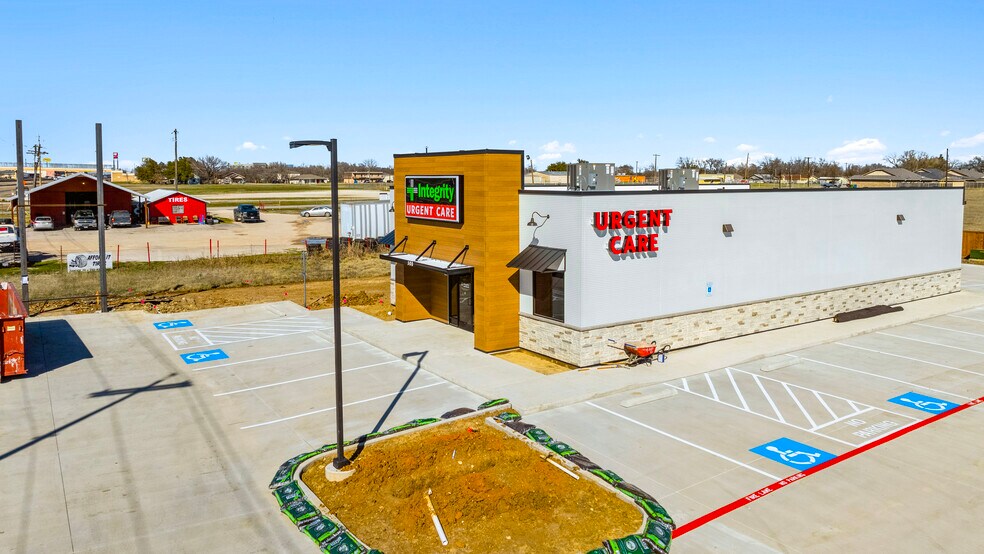 500 S Stemmons St, Sanger, TX à vendre - Photo de l’immeuble – Image 2 sur 4
