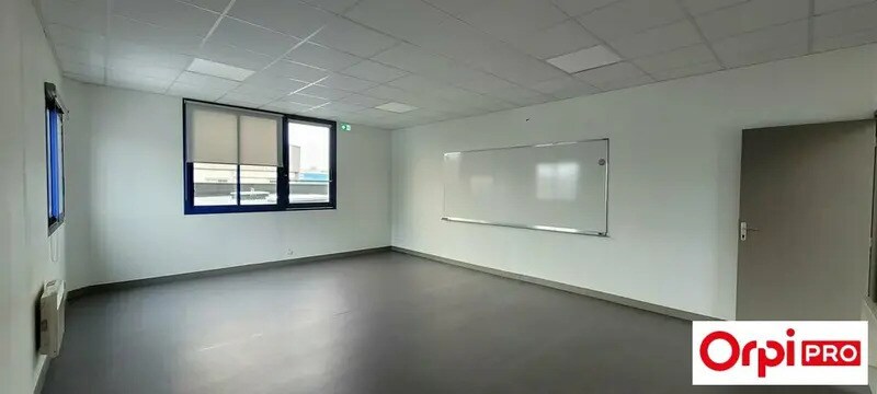 Bureau dans Saint-Brieuc à louer - Photo intérieure – Image 1 sur 14