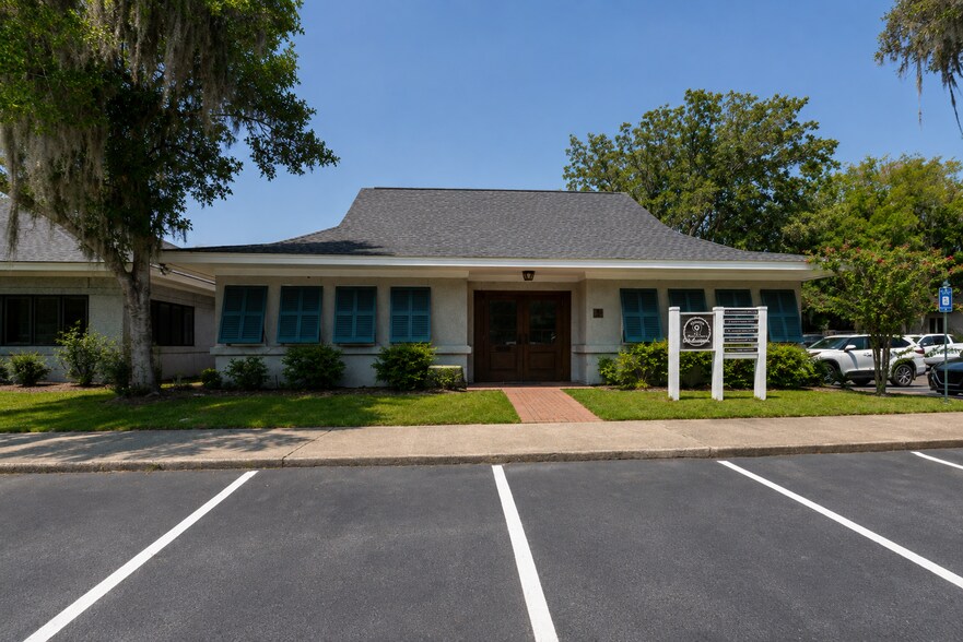 310 Eisenhower Dr, Savannah, GA à louer - Photo de l’immeuble – Image 2 sur 4