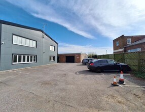 21 Bamfurlong Ln, Cheltenham à louer Photo de l’immeuble– Image 2 sur 4