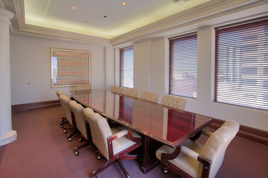 100 N Brand Blvd, Glendale, CA à louer Photo intérieure– Image 1 sur 6