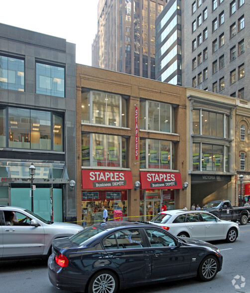 85-89 Yonge St, Toronto, ON à louer - Photo de l’immeuble – Image 2 sur 2