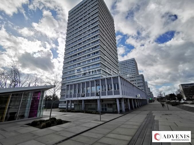 Local commercial dans Mons-en-Baroeul à louer - Photo de l’immeuble – Image 1 sur 6