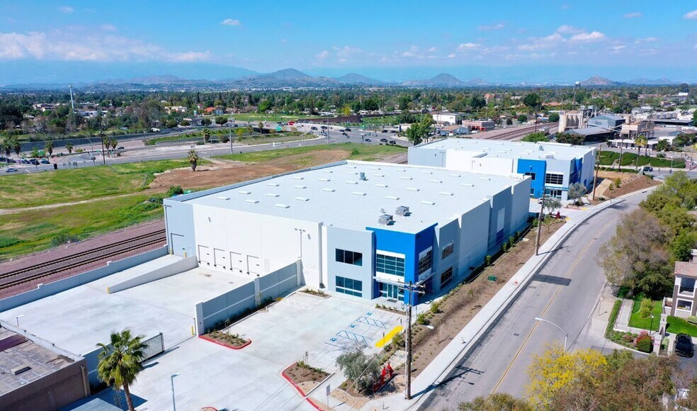 9565 Rudicill St, Riverside, CA à louer - Photo de l’immeuble – Image 2 sur 5