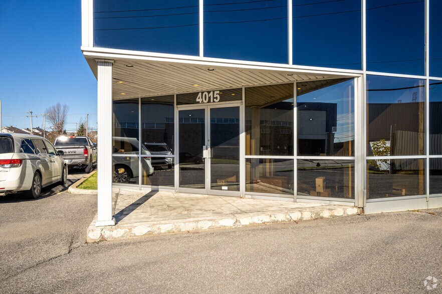 4015-4045 Rue Garand, Laval, QC à louer - Photo de l’immeuble – Image 2 sur 4