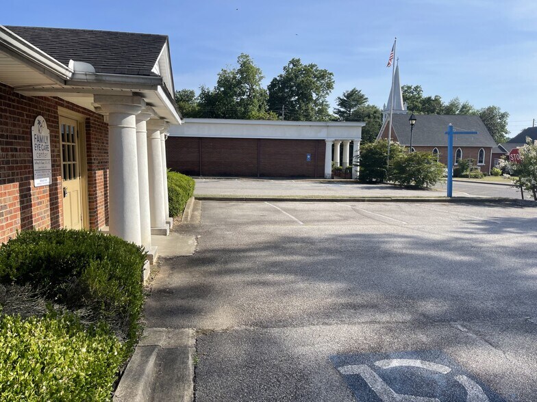 321 Bacon St, Edgefield, SC à vendre - Photo de l’immeuble – Image 3 sur 11