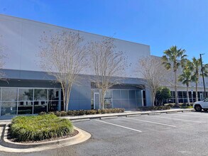 7443 Emerald Dunes Dr, Orlando, FL à louer Photo intérieure– Image 1 sur 4