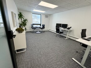 2215 Oak Industrial Dr NE, Grand Rapids, MI à louer Photo intérieure– Image 1 sur 9