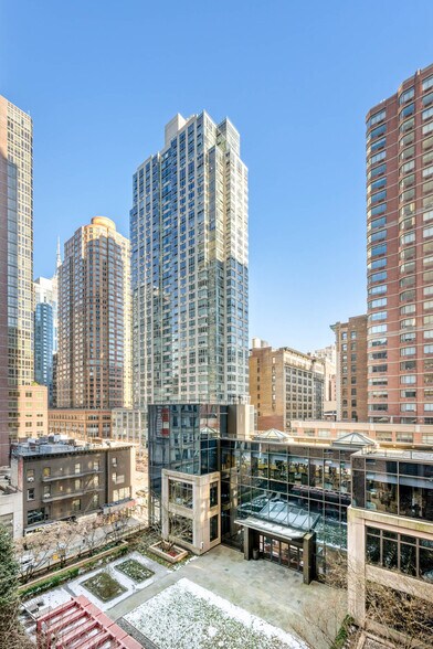 109-111 W 24th St, New York, NY à louer - Photo de l’immeuble – Image 2 sur 3