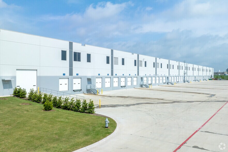 1021 Everman Pky, Fort Worth, TX à louer - Photo de l’immeuble – Image 3 sur 24