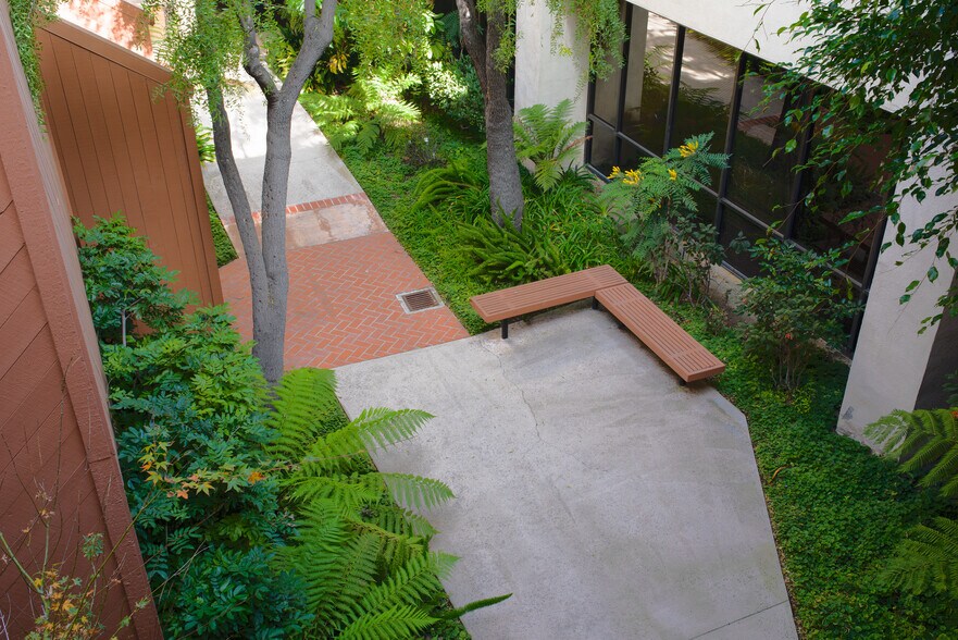255 Maple Ct, Ventura, CA à vendre - Photo de l’immeuble – Image 3 sur 6