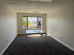 7670 Opportunity Rd, San Diego, CA à louer Photo intérieure– Image 2 sur 2