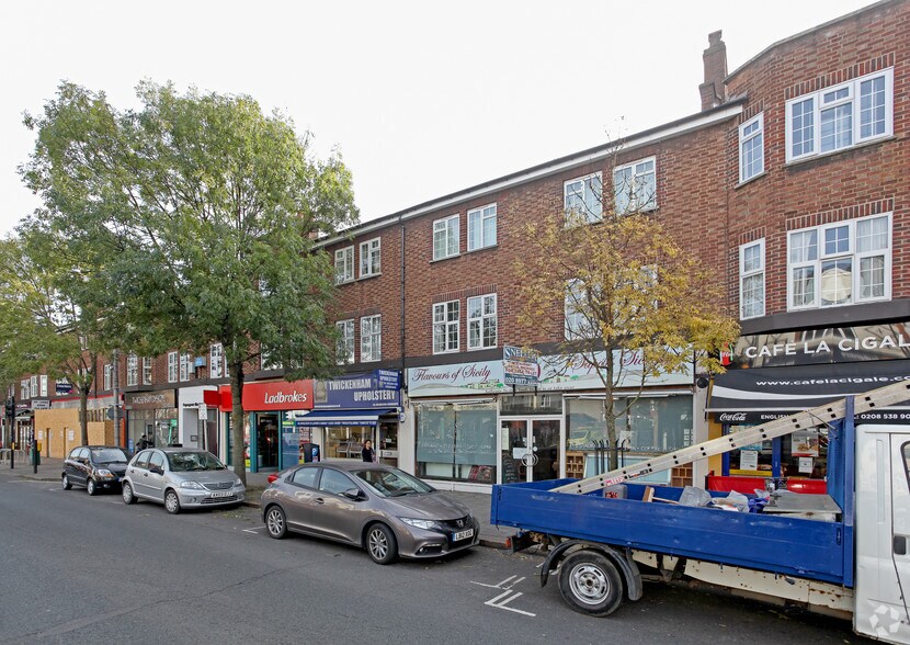 39 Heath Rd, Twickenham à louer - Photo principale – Image 1 sur 3