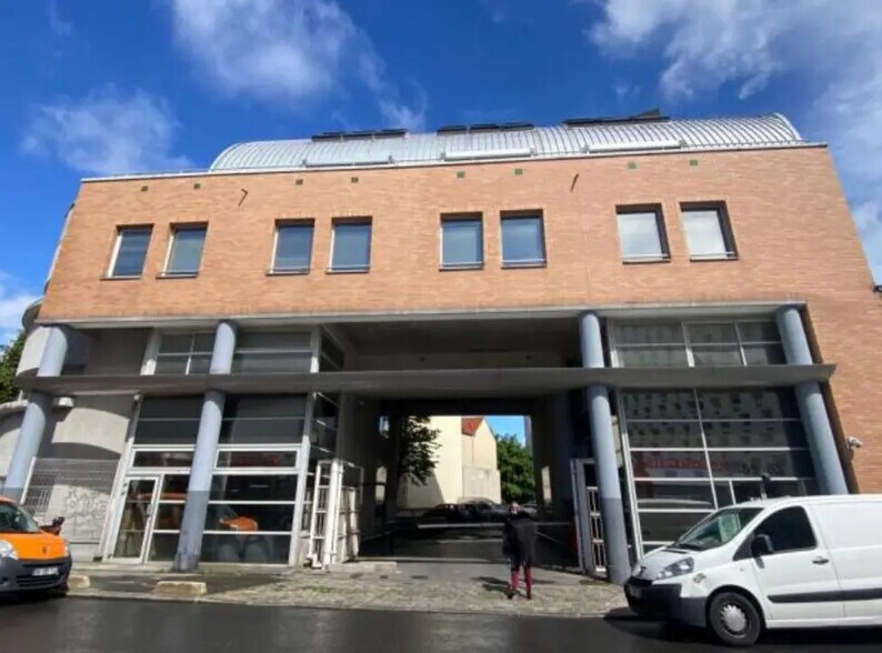 Bureau dans Saint-Ouen-sur-Seine à louer - Photo de l’immeuble – Image 1 sur 7