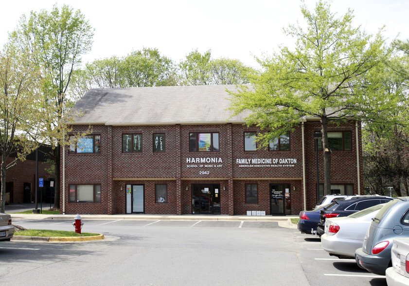 2942 Hunter Mill Rd, Oakton, VA à louer - Photo de l’immeuble – Image 2 sur 4
