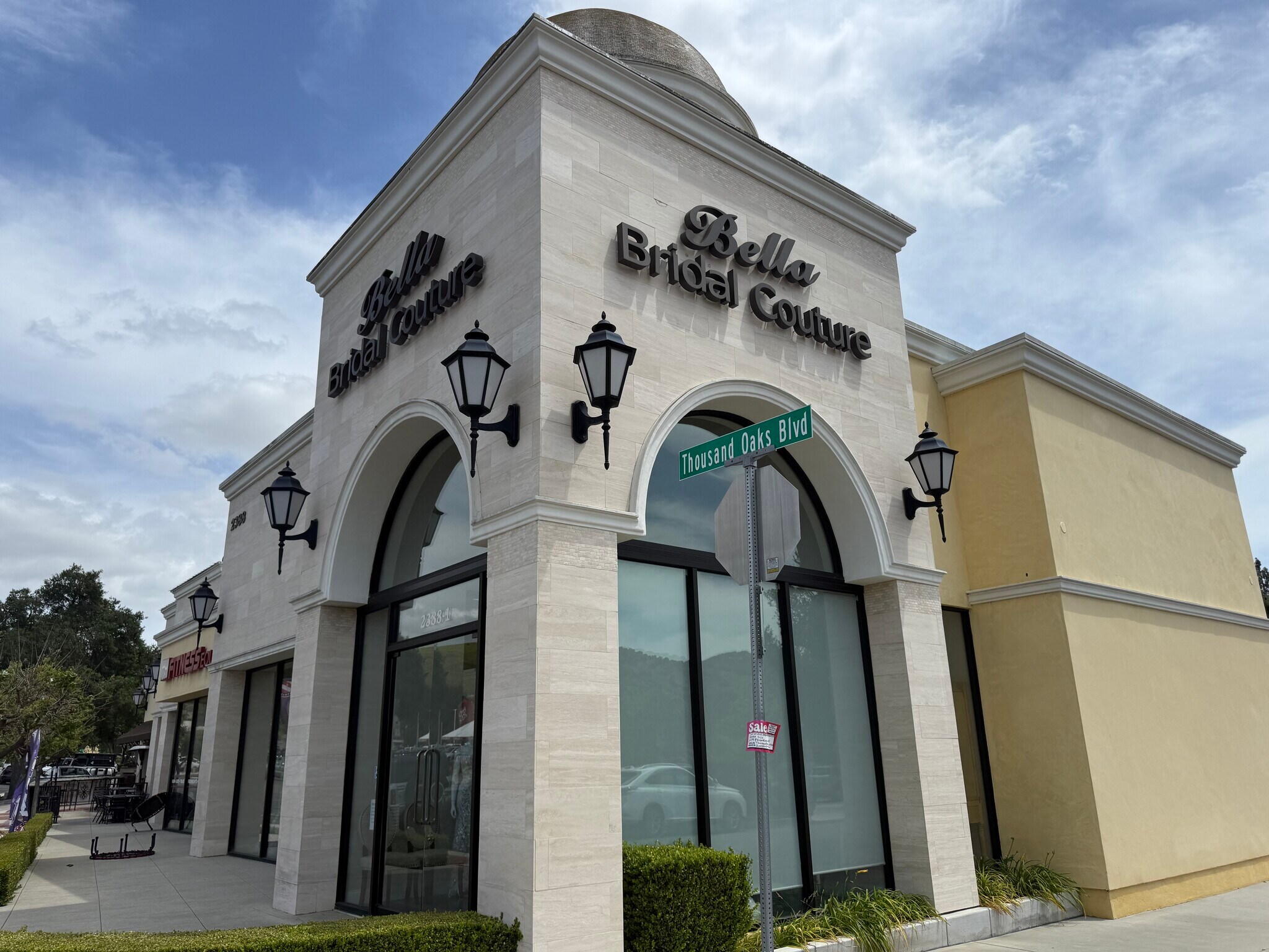 2388-2400 Thousand Oaks Blvd, Thousand Oaks, CA à louer Photo de l’immeuble– Image 1 sur 6