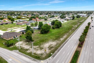 Plus de détails pour 1800 SW Santa Barbara Pl, Cape Coral, FL - Terrain à vendre