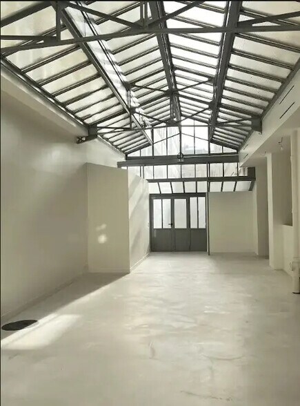 70 Rue Jean-Pierre Timbaud, Paris à vendre - Photo de l’immeuble – Image 2 sur 9
