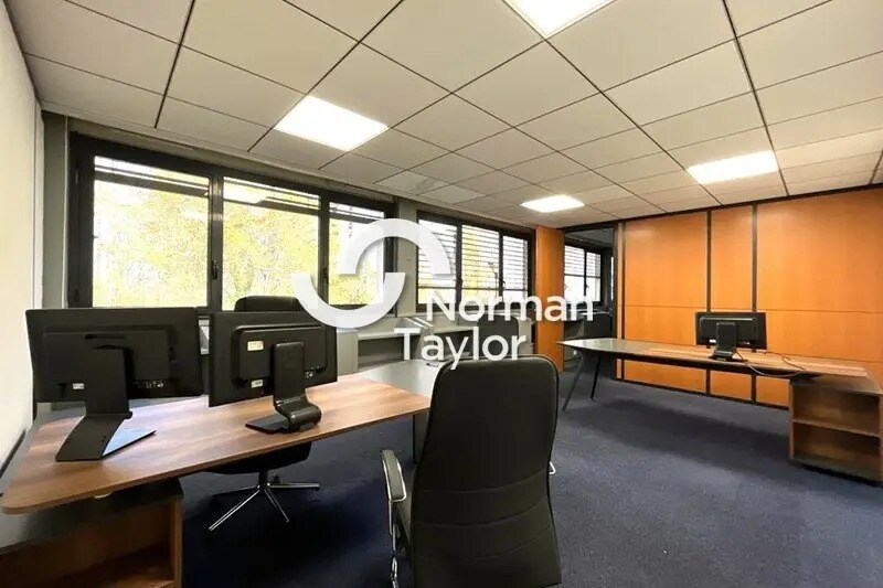 Bureau dans Lyon à louer - Photo de l’immeuble – Image 1 sur 13