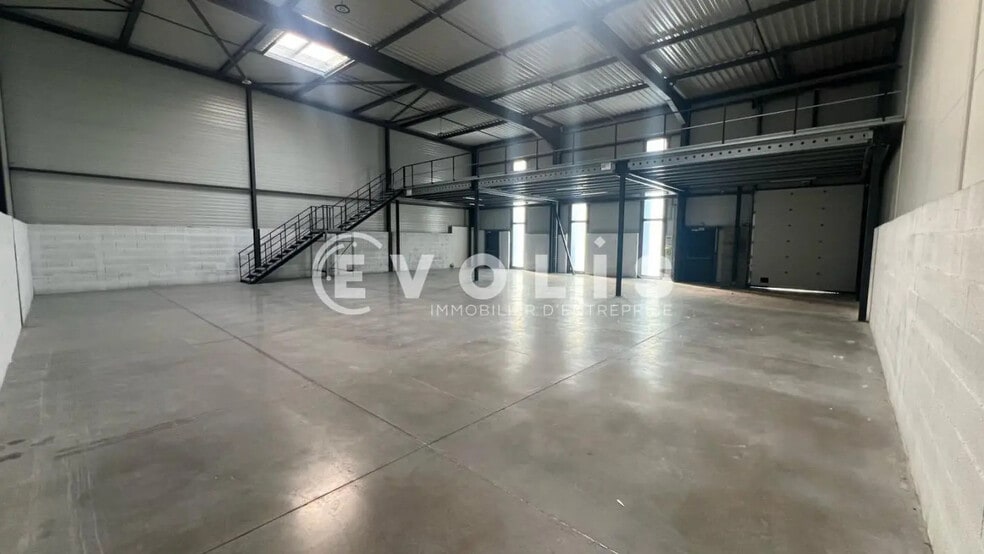 40 Rue Montgolfier, Villefontaine à vendre - Photo de l’immeuble – Image 3 sur 17