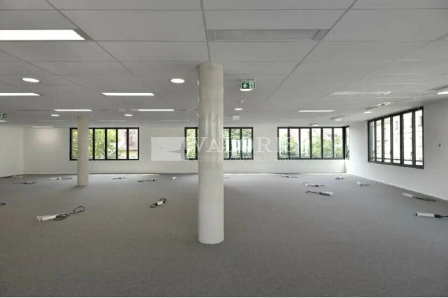 Local d’activités dans Villeurbanne à louer - Photo de l’immeuble – Image 3 sur 17